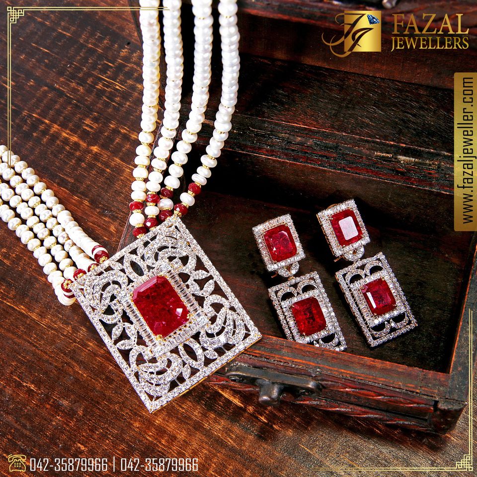 Diamond Locket Set Design 015 – Fazal Jewellers