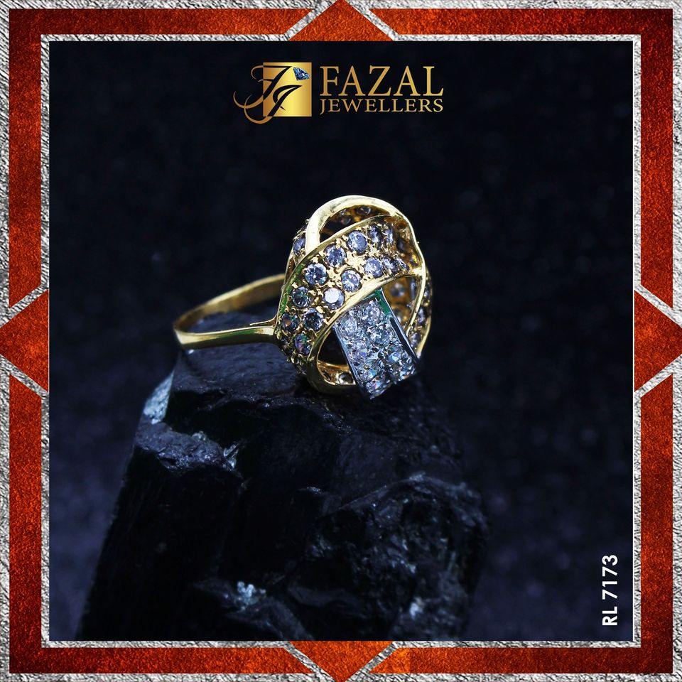 Round Polished Antique Gold Ring, Gender : Female, Feature : Good Quality,  Unique Designs at Best Price in Hooghly